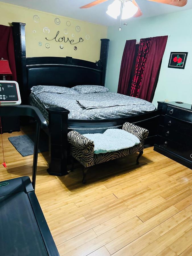 Colorful 3 Bedrooms Twin Home Near Center フィラデルフィア エクステリア 写真