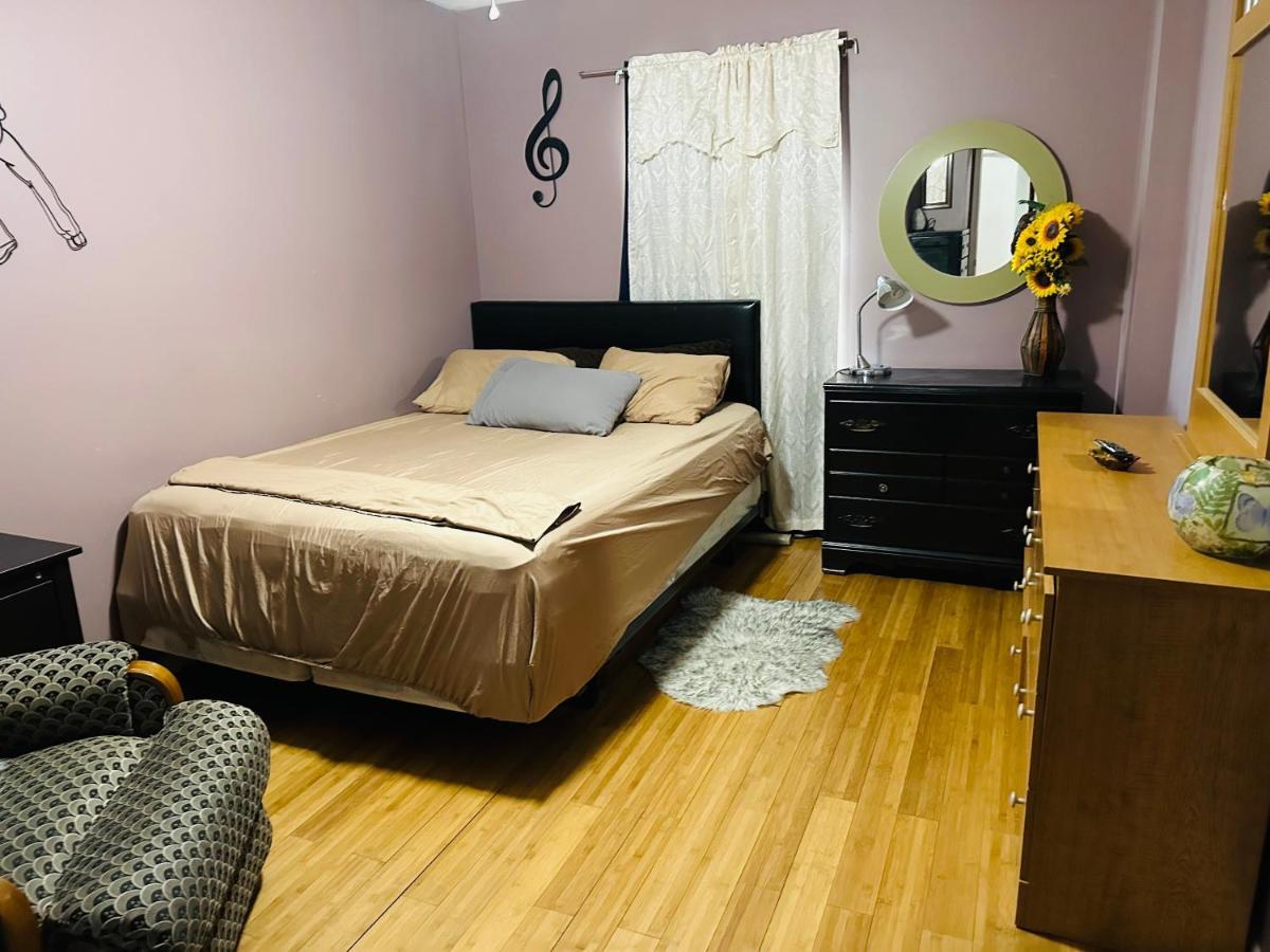 Colorful 3 Bedrooms Twin Home Near Center フィラデルフィア エクステリア 写真